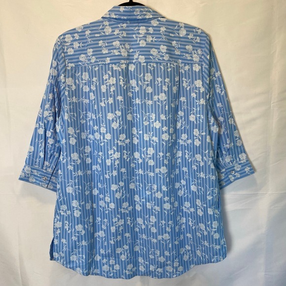 Blair Women's Size Medium Blue And White Button Down Shirt Stripes Floral 3/4 - Picture 7 of 9